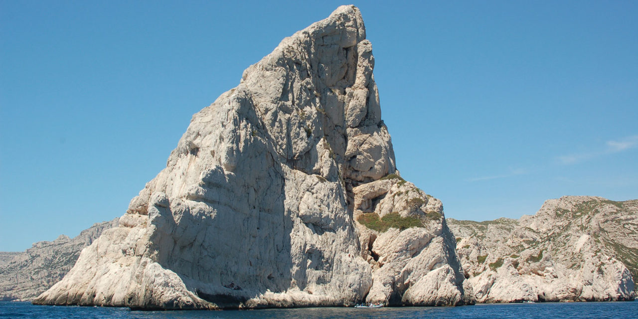 Mini-stage voile, navigation en voilier dans les Calanques de Marseille